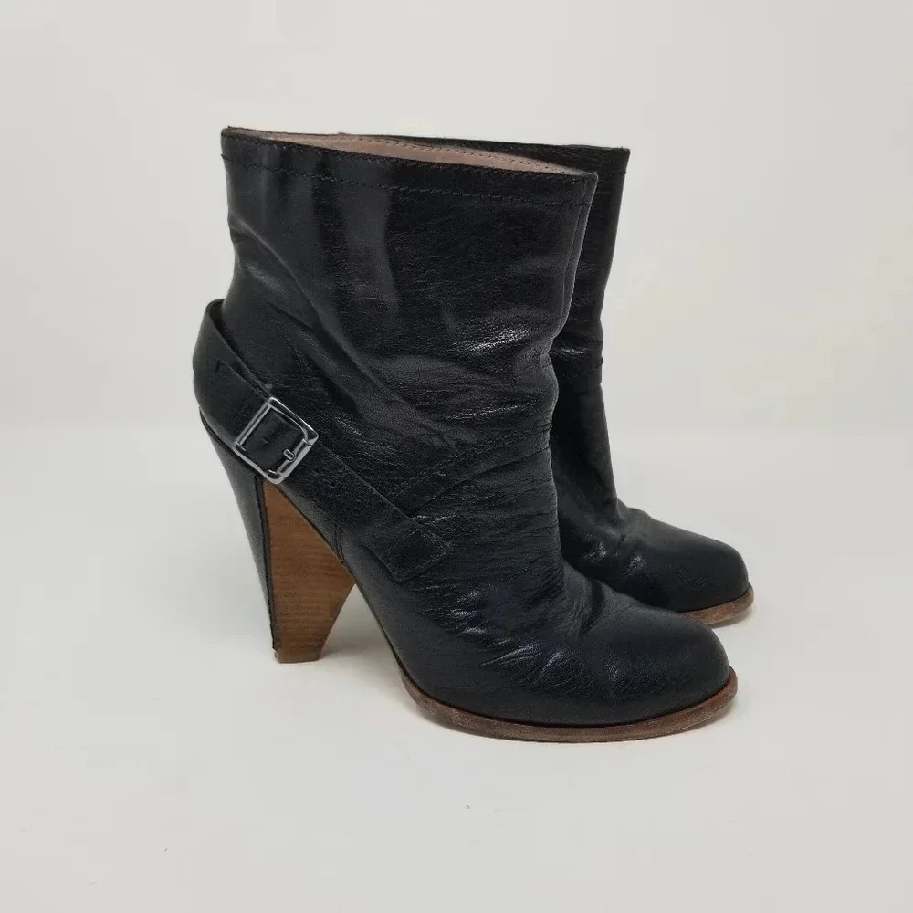 Belle by Sigerson Morrison Black Leather Heeled Boots 9